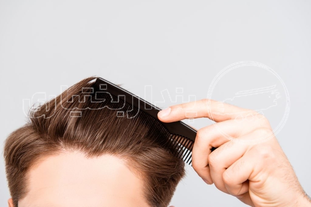 شانه در موی مردانه